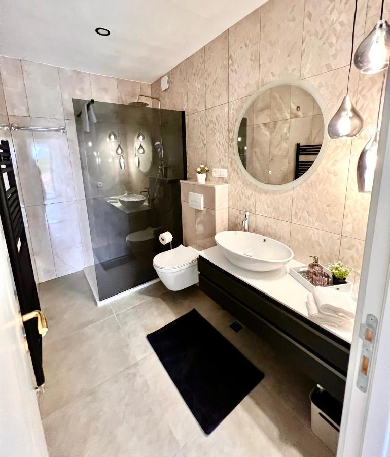 Seaview Pool Apartment-Lumiere, Island Hvar-Gdinj Buitenkant foto